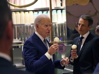 El presidente de Estados Unidos, Joe Biden, este lunes en una heladería en el centro de Nueva York.