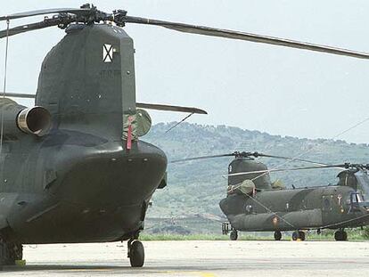 Helicópteros Chinook en la base del Ejército en Colmenar Viejo (Madrid).