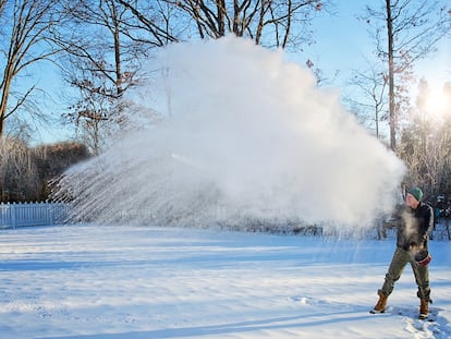 The Mpemba effect describes how hot water freezes faster than cold water.