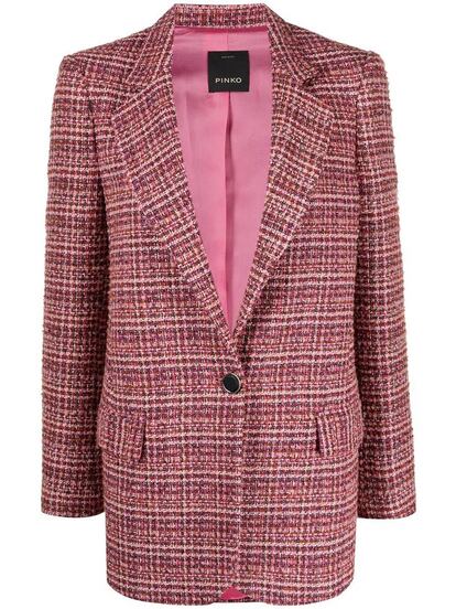 Blazer en tejido bouclé de Pinko, fabricada con materiales sostenibles.