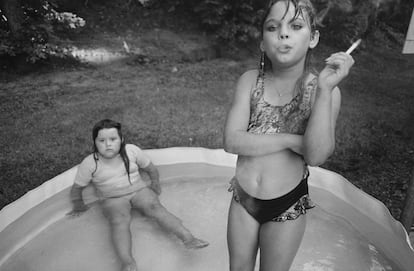 'Amanda y su prima Amy' de Mary Ellen Mark, 1990.