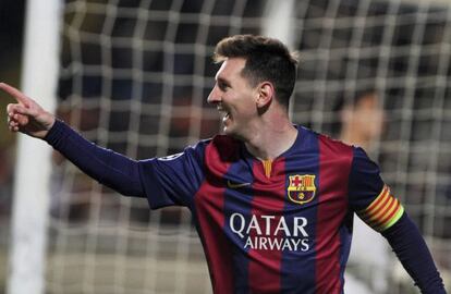 Messi, como capit&aacute;n, tras uno de sus goles al Apoel el pasado martes en Nikosia.