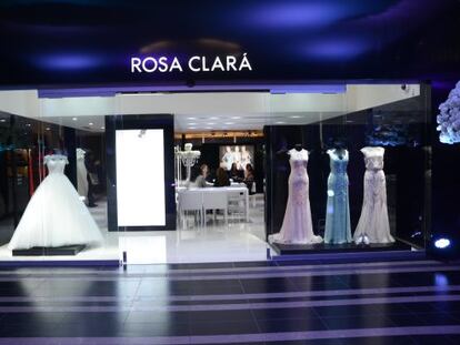 Rosa Clar&aacute;&#039;s new wedding gown outlet in the Colombian capital.