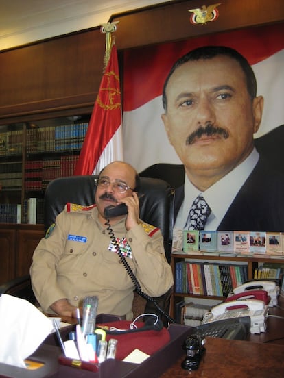 El general Ali Hassan al Shater, director del departamento de Orientación Moral del Ejército yemení