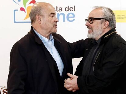El actor Antonio Resines (izquierda) y el director Álex de la Iglesia, el pasado 3 de mayo, en la presentación de la XIV edición de la Fiesta del Cine.  