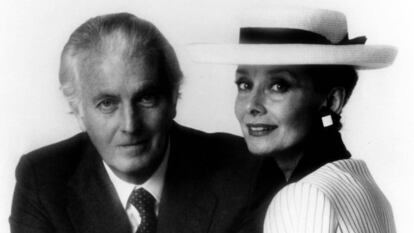 Givenchy con Audrey Hepburn en 1983.