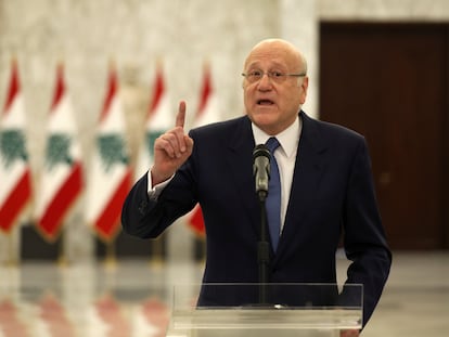 El primer ministro libanés, Najib Mikati, comparece ante la prensa, el viernes en Beirut.