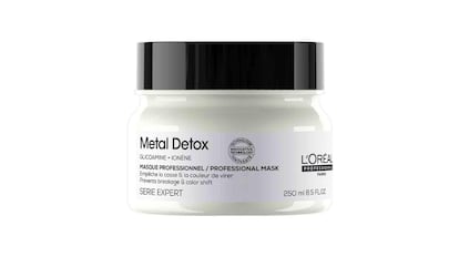 El champú y mascarilla de L`Oréal Metal Detox​ acaba con la rotura capilar y le devuelve el brillo al cabello.