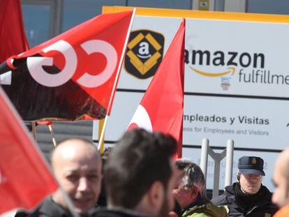 Trabajadores de Amazon durante las movilizaciones el pasado abril.
