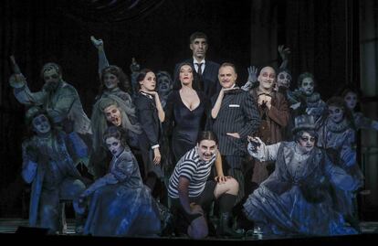 El elenco de La familia Addams.