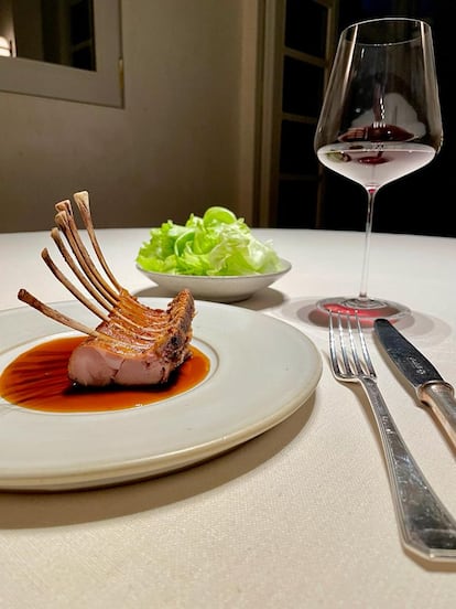 Cabrito a baja temperatura, que prepara Sara Peral, del restaurante OSA, en Madrid.