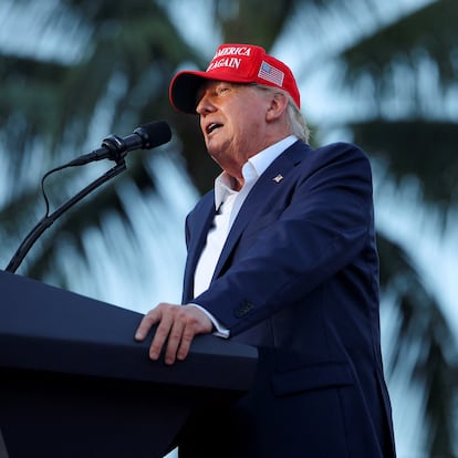Republican presidential candidate and former U.S. President Donald Trump speaks during a campaign rally at his golf resort in Doral, Florida, U.S., July 9, 2024.  REUTERS/Brian Snyder