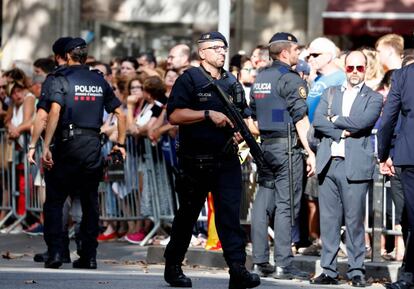 Policia a la manifestació contra el terrorisme.