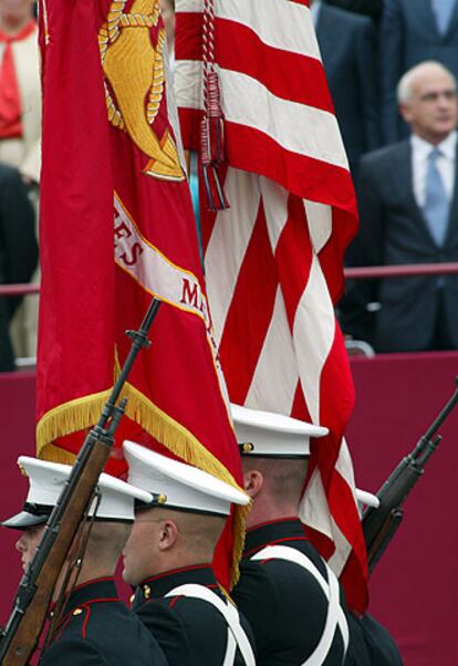 Desfile de <i>marines</i> estadounidenses en el día de la Fiesta Nacional española, el 12 de octubre de 2003.