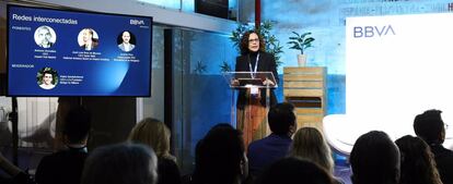 Lidia del Pozo, directora de programas de inversión en la comunidad de BBVA, durante el acto de cierre de la novena edición del programa de apoyo al emprendimiento social BBVA Momentum, la semana pasada en Madrid. 