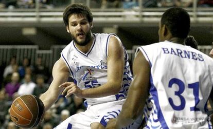 Ivanov y Barnes, en un partido del Lucentum el curso pasado.