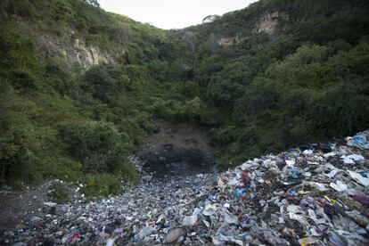 Vista del basurero municipal de Cocula, Guerrero, donde seg&uacute;n la Procuradur&iacute;a General de la Rep&uacute;blica, fueron asesinados los estudiantes desaparecidos la noche del 26 de septiembre.