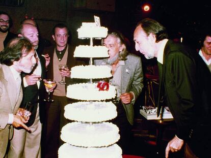 Des de l'esquerra, Antonio de Senillosa, Jaime Gil de Biedma, José Agustín Goytisolo, Carlos Barral i Josep María Castellet a Bocaccio el 1978.