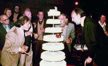 Desde la izquierda, Antonio de Senillosa, Jaime Gil de Biedma, José Agustín Goytisolo, Carlos Barral y Josep María Castellet en Bocaccio en 1978.