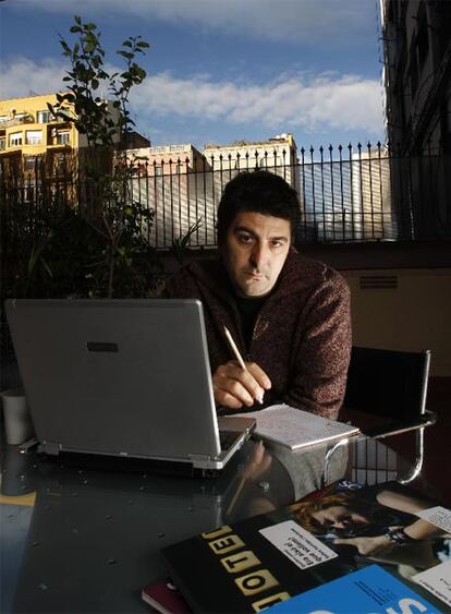 Cesc Gay, en la terraza de la productora Messidor Films en Barcelona.