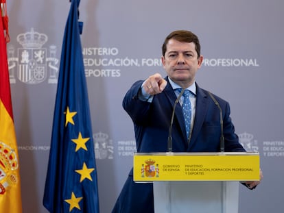 El presidente de la Junta de Castilla y León, Alfonso Fernández Mañueco, en una rueda de prensa en enero.