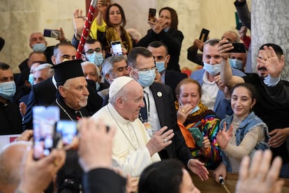 Francisco visita a la comunidad cristiana, en Qaraqosh.