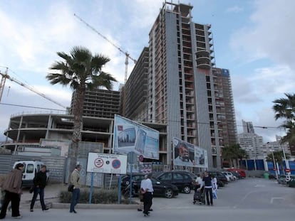 El Atrium Beach, a medio construir, en una imagen de 2011. 