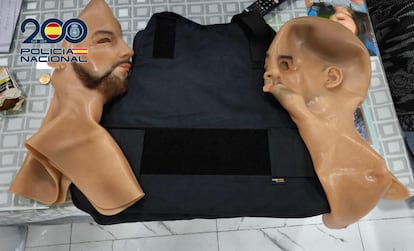 Caretas de plástico utilizadas por un grupo investigado por robo de alijos de hachís, en la Operación Green de la Policía Nacional.