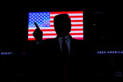 El presidente de los Estados Unidos, Donald Trump, en el mitin de 'Keep America Great' en el Santa Ana Star Center, en Nuevo México (EE UU).