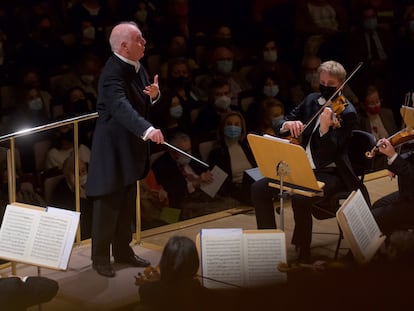 Daniel Barenboim dirige la Sinfonía 'Incompleta' de Schubert a la Staatskapelle de Berlín en el Auditorio Nacional el pasado lunes.