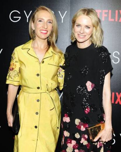 Sam Taylor-Johnson dirige Naomi Watts em ‘Gipsy’, a mais recente série do Netflix sobre uma terapeuta de meia-idade com dificuldade para estabelecer limites aos seus clientes e com um renovado desejo sexual