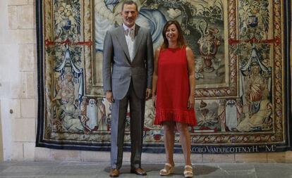 El Rey Felipe VI se reúne con Francina Armengol, presidenta de Baleares, en el Palacio Real de La Almudaina. 