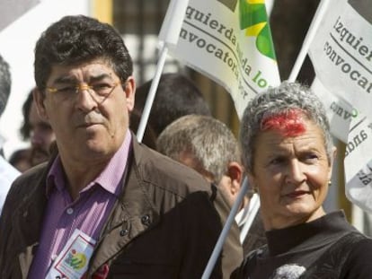 El líder de IU, durante la manifestación celebrada en Huelva.