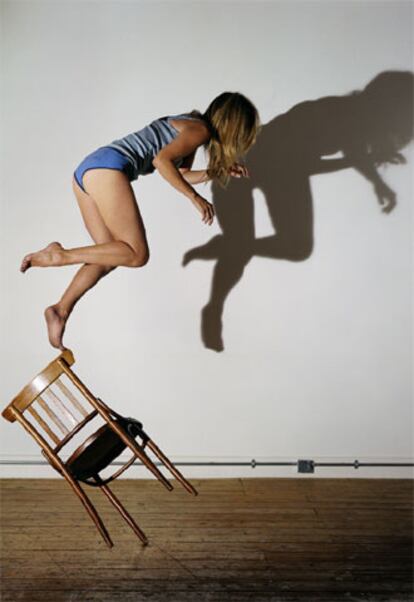 <i>Wood Bram Stoker's chair 1</i> (2005), de Sam Taylor (cortesía de White Cube / Jay Jopling).