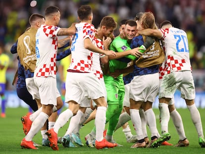 Los jugadores de Croacia celebran la victoria ante Brasil en la tanda de penaltis.