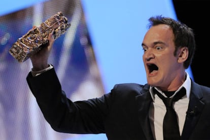 El realizador Quentin Tarantino, con su César de honor.