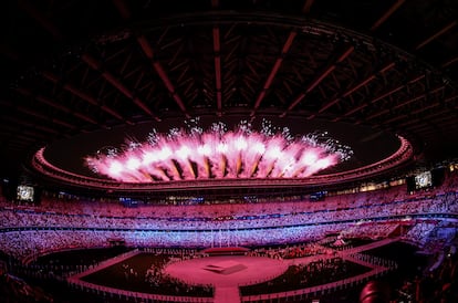 Fin del espectáculo de la ceremonia de clausura de los Juegos Olímpicos 2020 ayer en el Estadio Nacional de Tokio.