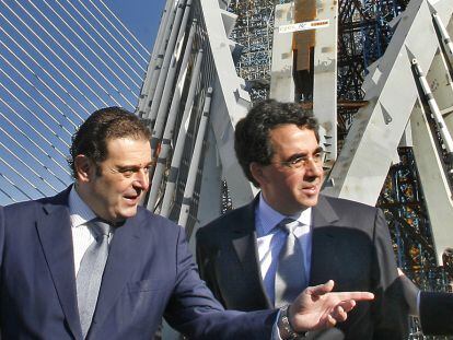 Santiago Calatrava con el exconsejero Gerardo Camps (izquierda), cuando se constru&iacute;a el Palau de les Arts. 
