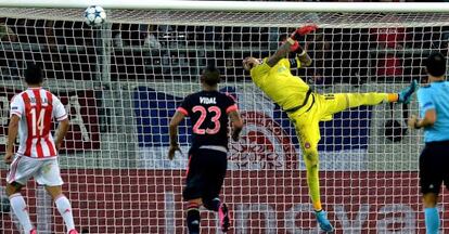 Roberto no evita el gol del Bayern.