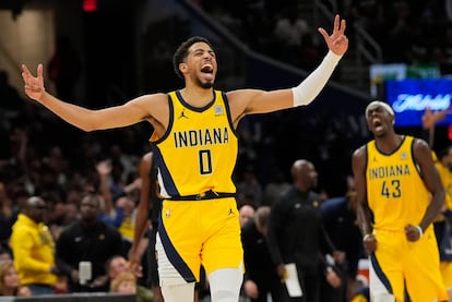Tyrese Haliburton celebra una de sus canastas de este martes.