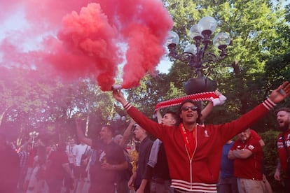 Aficionados del Liverpool en la ciudad de Kiev (Ucrania) antes de la final de la Champions League, el 26 de mayo de 2018.