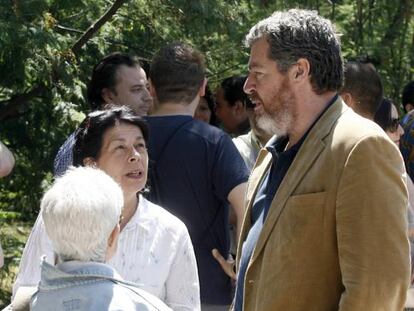 Juan López de Uralde, junto a la exportavoz de IU Inés Sabanés, durante el acto de presentación de Equo.