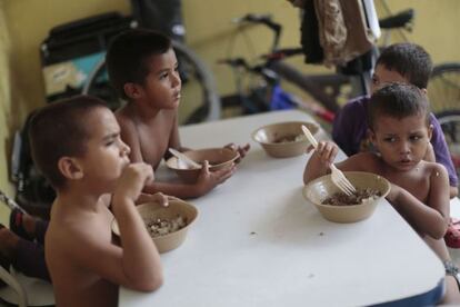 Un grupo de ni&ntilde;os hondure&ntilde;os, en un albergue en Chiapas (M&eacute;xico). 