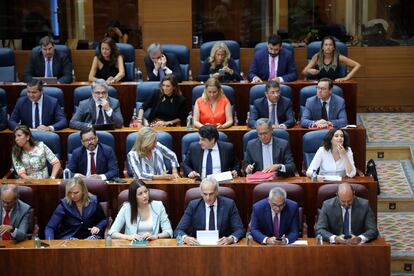 Bancada de los diputados del grupo del Partido Popular durante la segunda sesión de investidura.