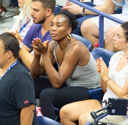 La tenista Venus Williams fue testigo desde la gradería de la victoria de su hermana Serena que le dio el pase a semifinales el 4 de septiembre.