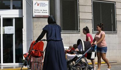 Centro de salud en Orriols, el barrio de Valencia con más población inmigrante.