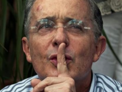 O ex-presidente Uribe em um comício.