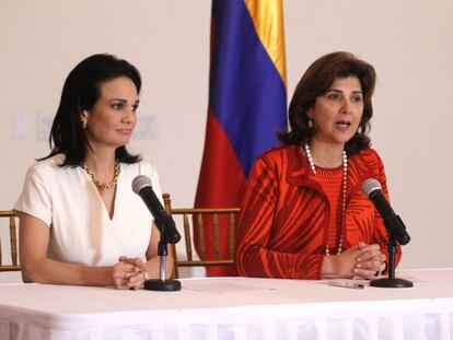 La ministra de exteriores paname&ntilde;a (i) y su hom&oacute;loga colombiana
 