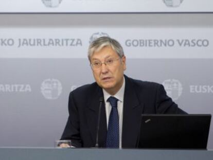 El responsable del Gabinete de Prospección Sociológica, Víctor Urrutia, ayer en Vitoria.
