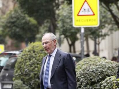 Rodrigo Rato regresa a su domicilio madrileño en el barrio de Salamanca.(DVD 721)